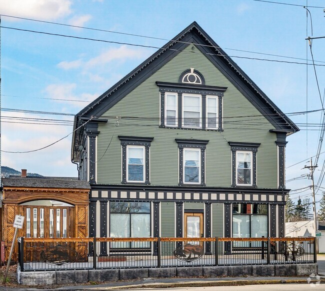 Building Photo - 121 Main St Unit 3 Rental