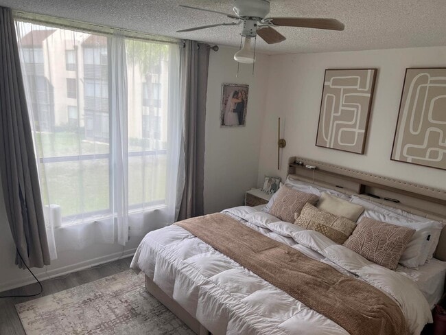 Photo - 6301 N University Dr Unidad 204