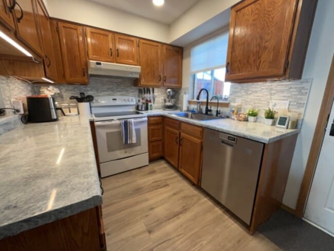 Photo - Charming end unit townhouse available for ...