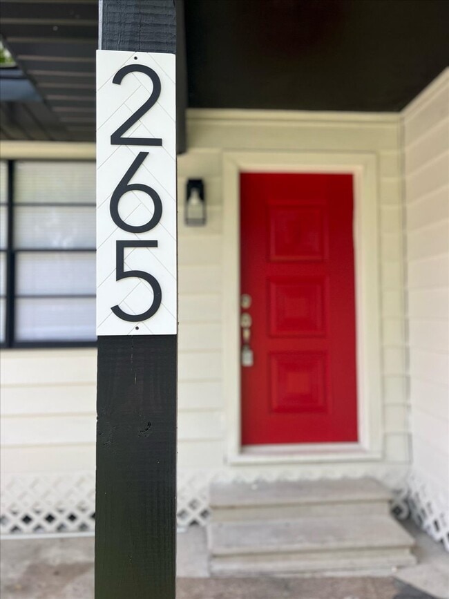 Photo - 265 W Hartel St