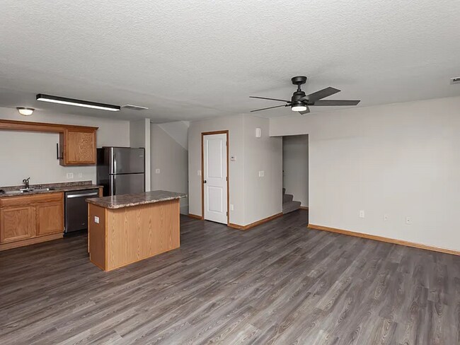 Photo - Townhouse for Rent!