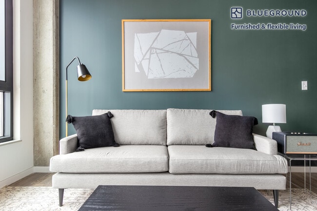 Photo - 939 W Washington Blvd Unidad FL13-ID298