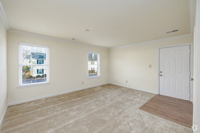 2BR, 2BA - 1,047SF - Living Room