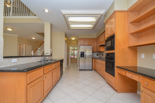17415 Fountainview Cir