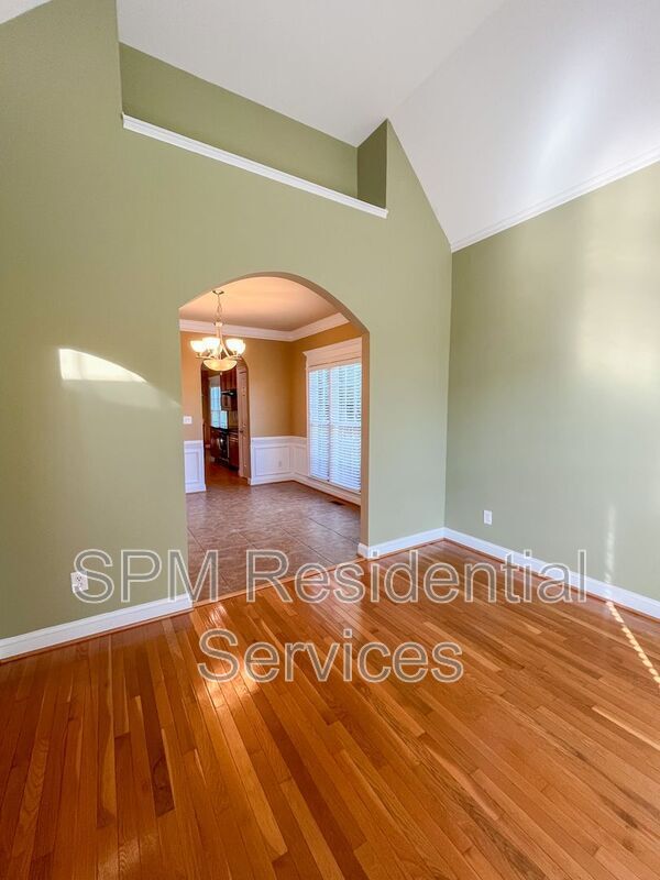 Photo - 726 Wine Cellar Cir