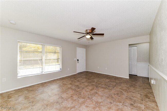 Photo - 6231 Catalan St