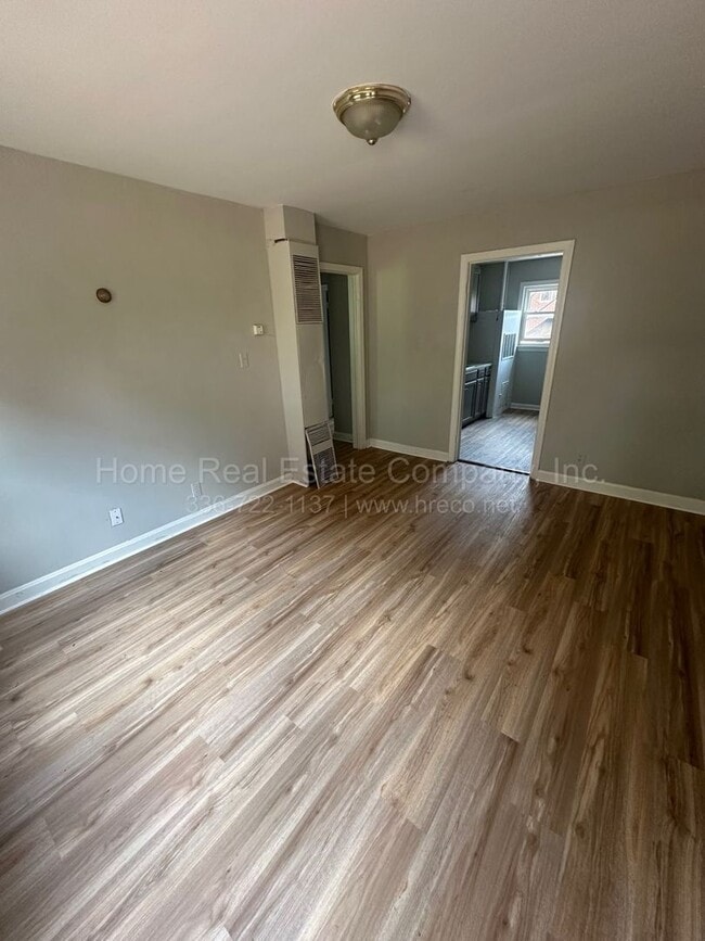 Building Photo - 1443 Clark Ave Unit 1443-A