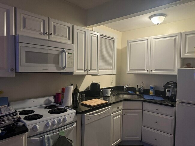 Building Photo - 278 Harvard St Unit 6 Rental
