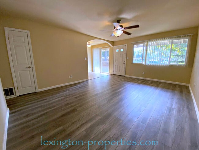 Photo - Gorgeous, 2BD/1BA, Condo in the Villaggio Community off Madison Ave. and Auburn Blvd.! Unit 2