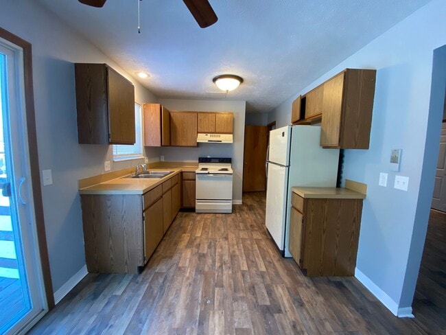 Photo - 4330-4332 Ellsworth Rd Stow Oh 44224 MFH2 Unidad 4330