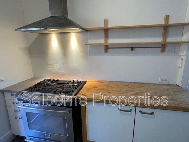 Photo - 1424 E 20th St