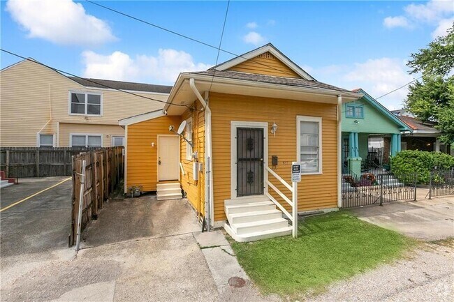 Building Photo - 915 N Tonti St Rental