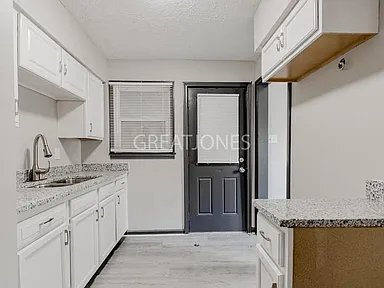 Photo - 1956 Glenridge Dr