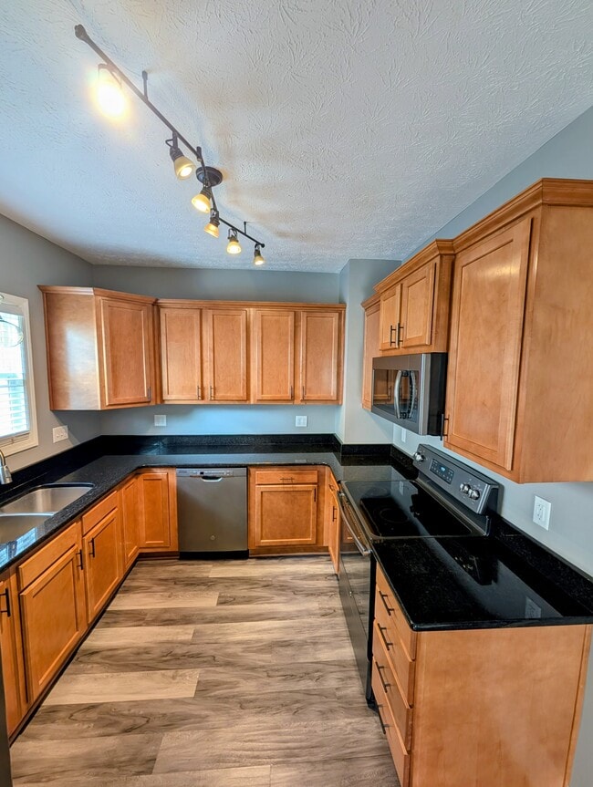 Photo - 239 Bachtel St SE