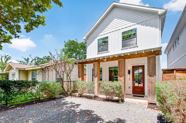 Photo - 935 Bunton St