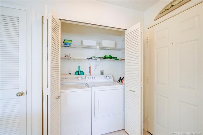 Building Photo - 2950 SE Ocean Blvd Unit 122-5