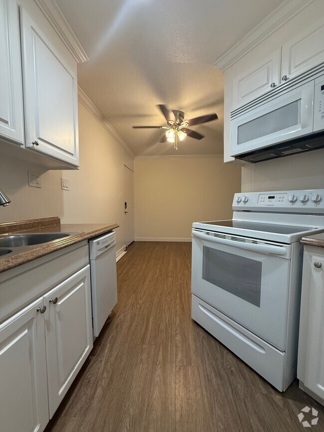 Building Photo - 1823 Lincoln Ave Unit 104 Rental