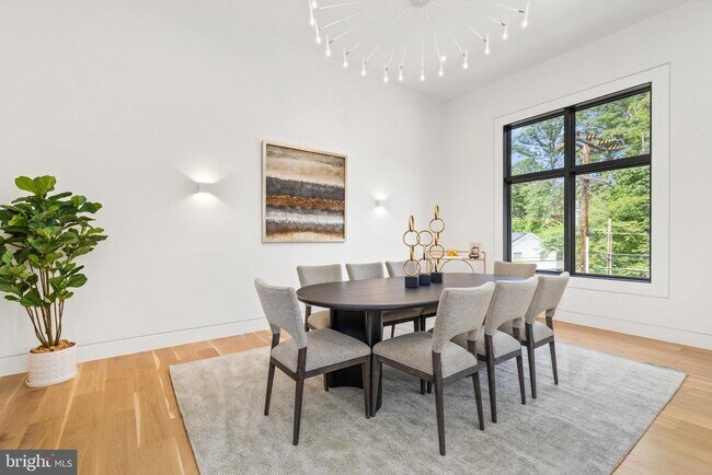 Photo - 3554 Military Rd