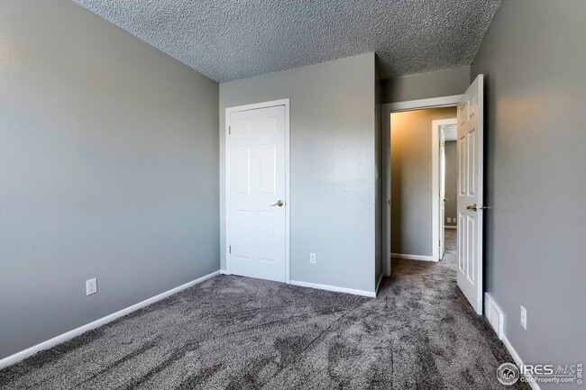 2133 Wedgewood Ct Unidad Bedroom #3