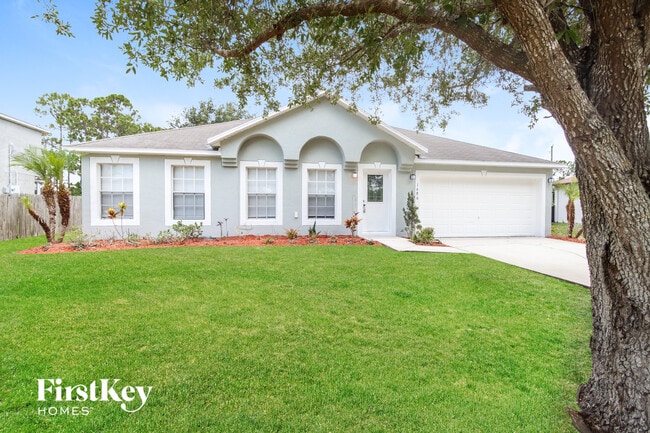 Photo - 1686 Whiting St SE