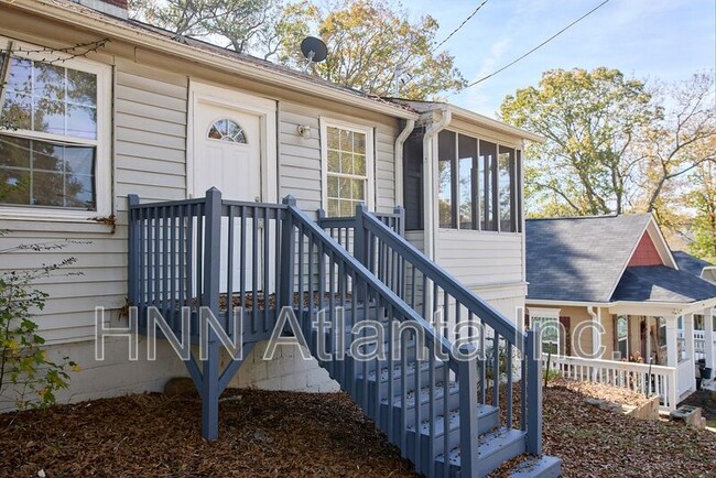 Building Photo - 150 Hedges St SE Rental