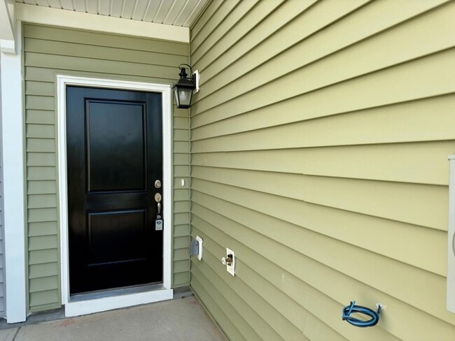 Photo - 276 Shingle Oak Rd