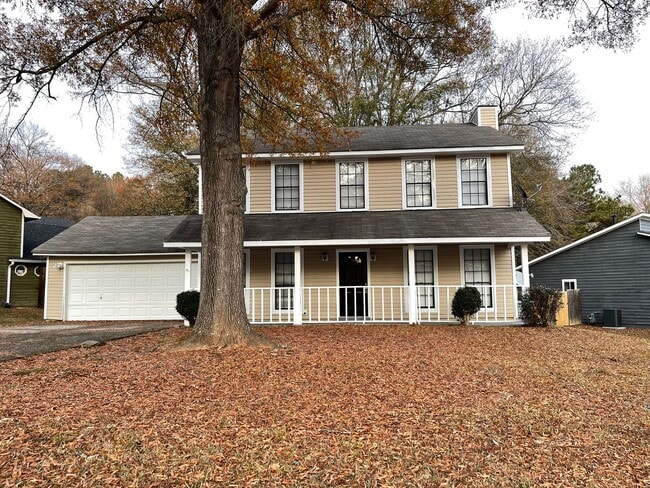 Building Photo - 3 Bedroom/2 Bathroom Home
