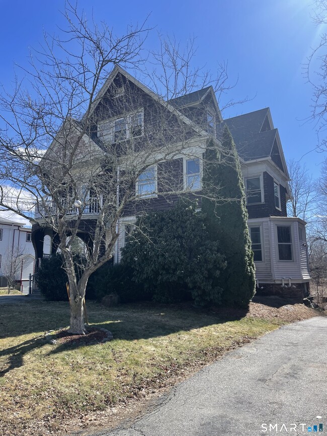 Building Photo - 51 Broad St