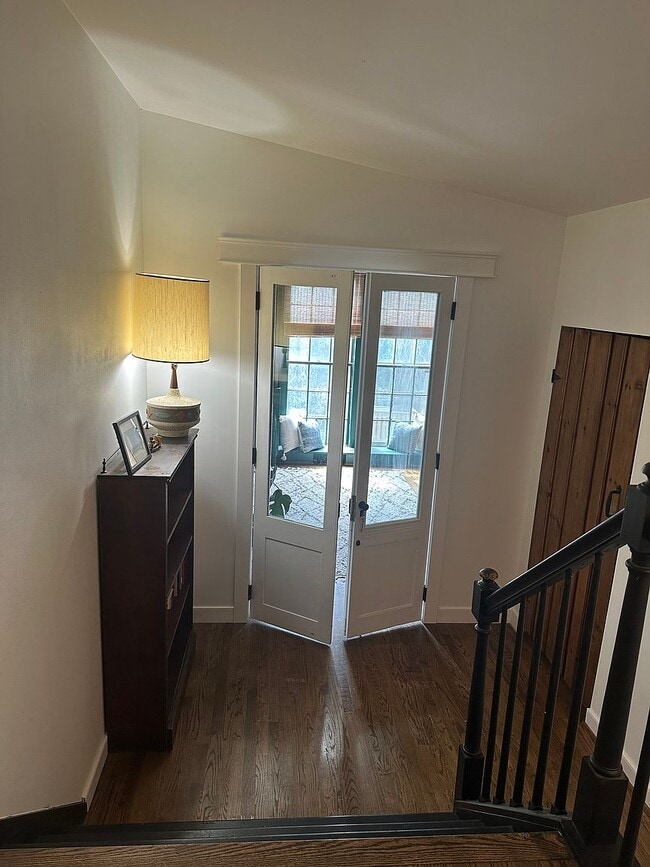 Photo - 107 W Hill St