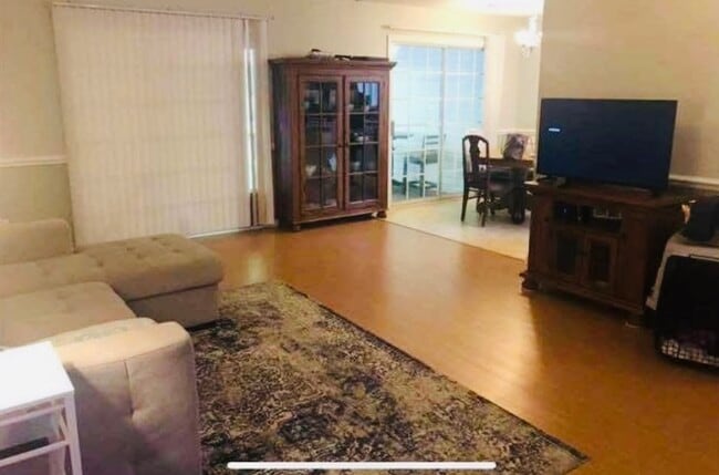 Photo - 2922 Temperance Dr