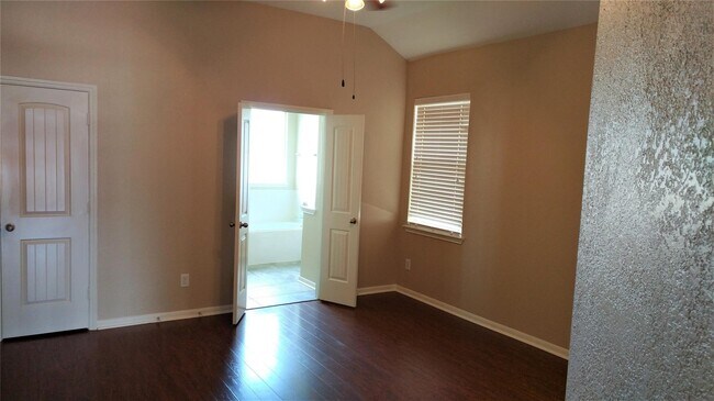 Photo - 18223 Red Oak Manor Ln