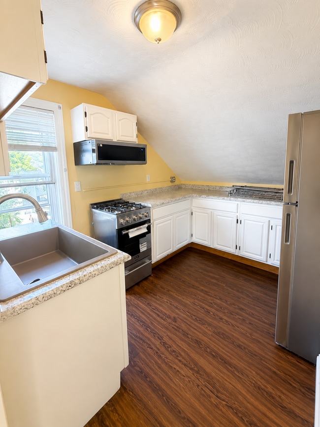 Photo - 406 Admiral St