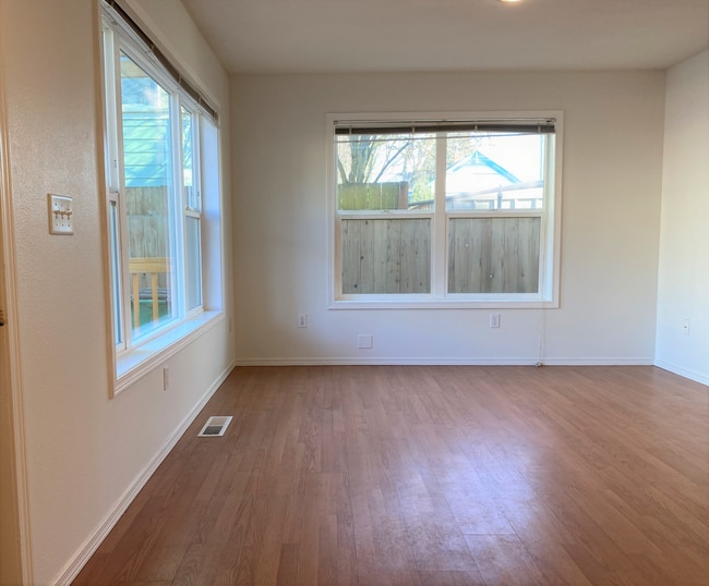 Photo - 632 NE Skidmore St