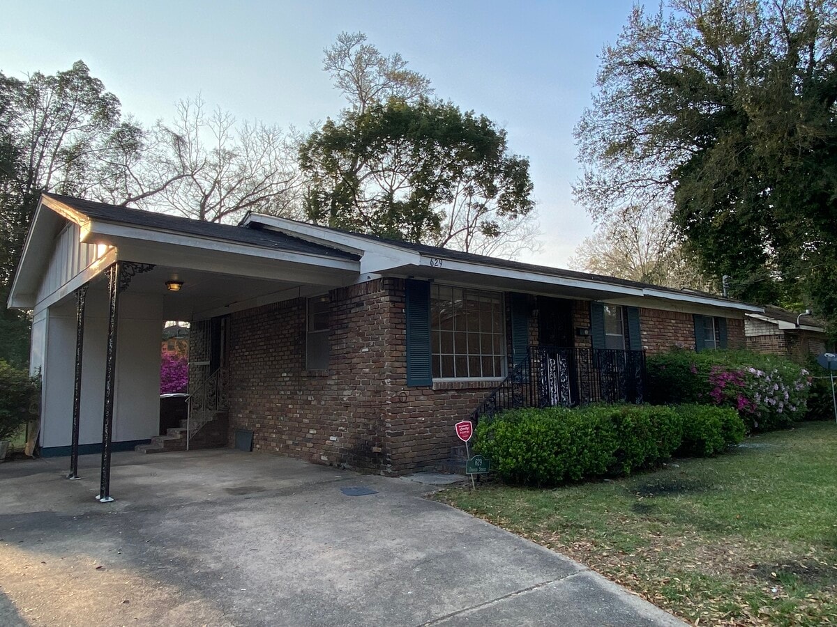 Photo - 629 Donald St