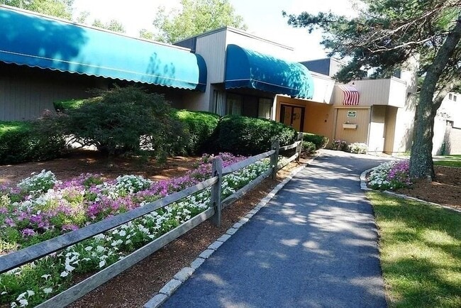 Photo - 14 Shrewsbury Green Dr Condo Unit D