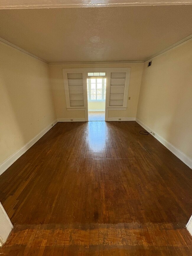 Photo - Vineville Court Apartments