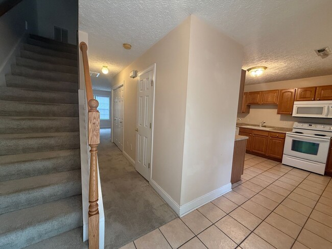 Photo - Stone Properties Unit Oak Tree - 685