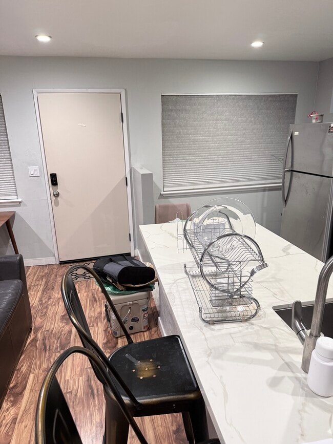 Photo - 2241 Village Ct Unidad 2