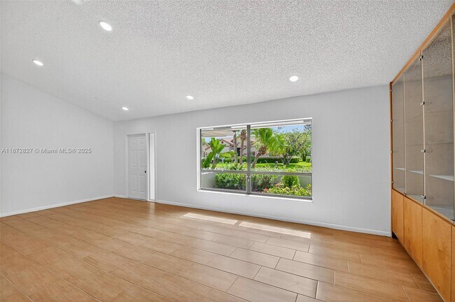 Photo - 9721 Majestic Way House