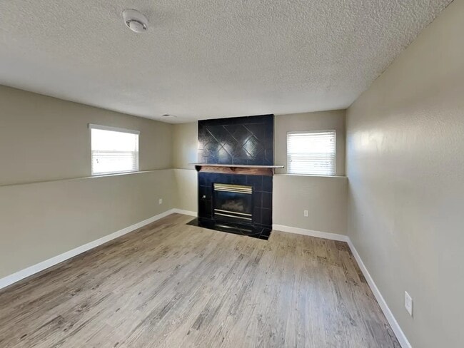 Photo - 8902 Cottonwood Way