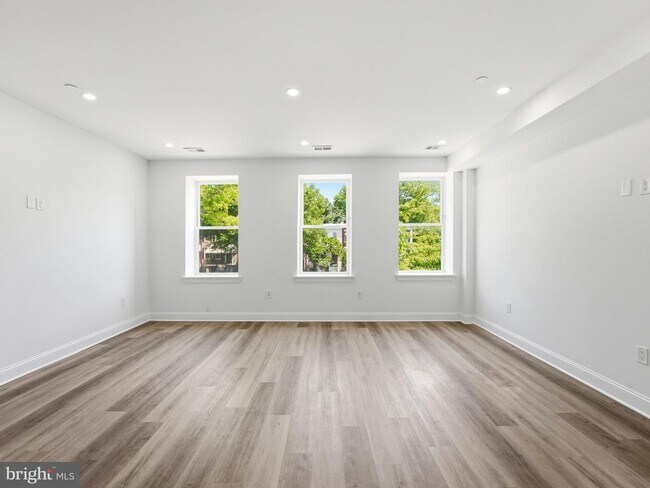 Photo - 2404 North Capitol St NW