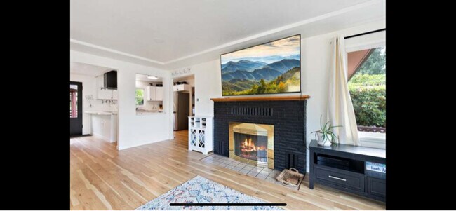 Photo - 7803 50th Ave E