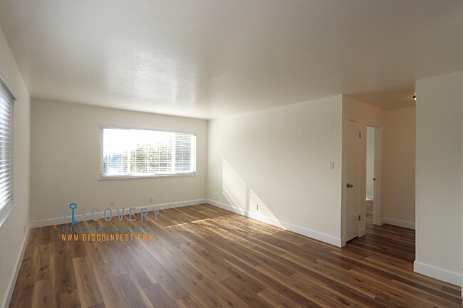 Photo - 1130 Wellington St Unit #1