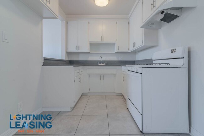 Photo - 1325 N Harvard Blvd Unidad 14D Rental