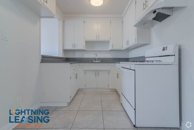 Building Photo - 1325 N Harvard Blvd Unit 14D Rental