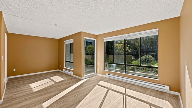 Photo - Brand New Studio with your Own Patio and Morning Sunlight! Unidad F212