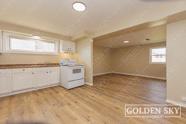 Photo - 4609 S Madison St