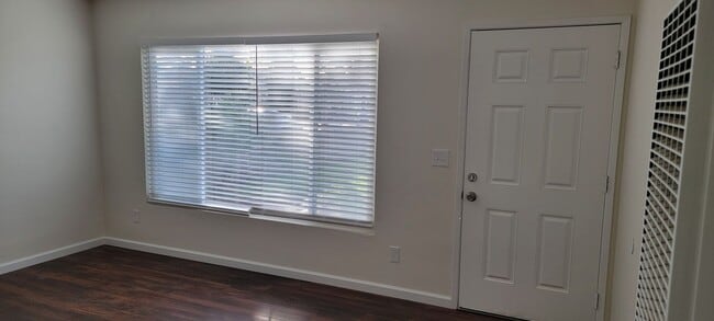 Photo - 431-433 8th Street Unidad 433