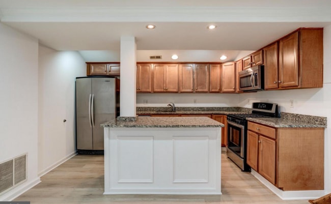 Photo - 1631 Harvard St NW