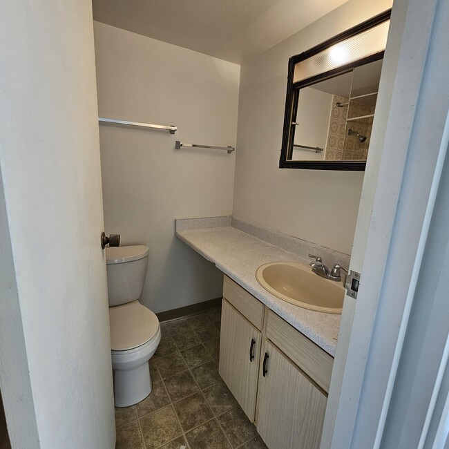 Photo - 1909-1909 Salton Rd